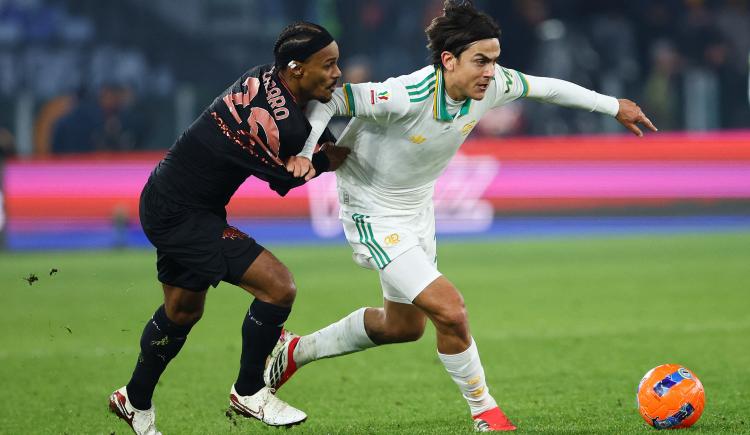 Imagen de Con Dybala y Soulé, Roma lo perdió en la última y quedó eliminada de la Copa Italia