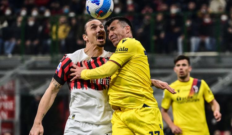 Imagen de Tremendo choque de cabezas entre Zlatan y Medel